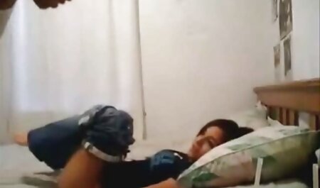 شوهر سیری ناپذیر همسر خود را با خروس بزرگ خود در پوزهای مختلف فیلم سکیی افغانی فاش می کند