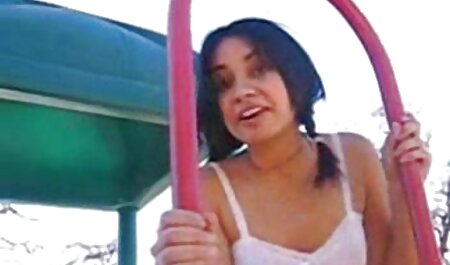 Busty MILF روی فيلم هاي سكسي افغاني یکی از اعضای پسر بزرگسالی محبوبش می پرید