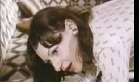بازی انگشت برهنه برهنه بر روی مرحله فیلم سکیی افغانی